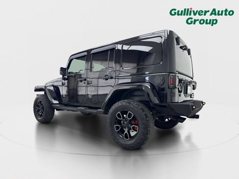 Used 2018 Jeep Wrangler Unlimited Sahara AWD/4WD image 4