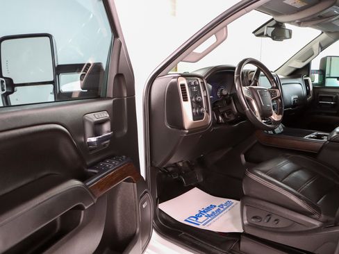 Used 2017 GMC Sierra 2500 Denali w/ Duramax Plus Package image 3