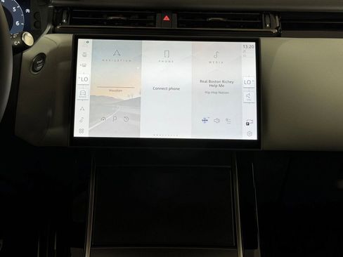 New 2026 Land Rover Range Rover Velar Dynamic SE image 23