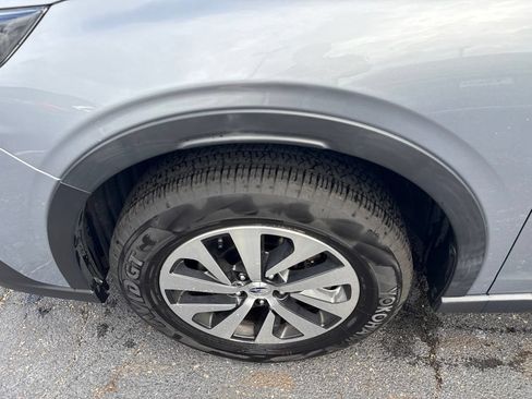 Used 2022 Subaru Outback Premium AWD/4WD image 4