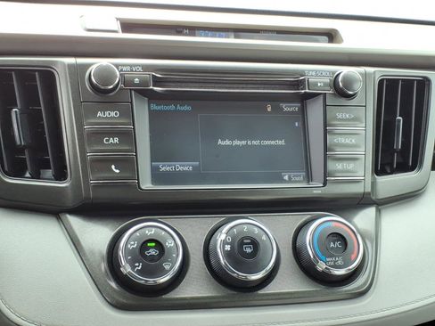 Used 2014 Toyota RAV4 LE image 23