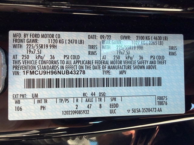 Certified 2022 Ford Escape SEL w/ SEL Stealth AWD Package image 23