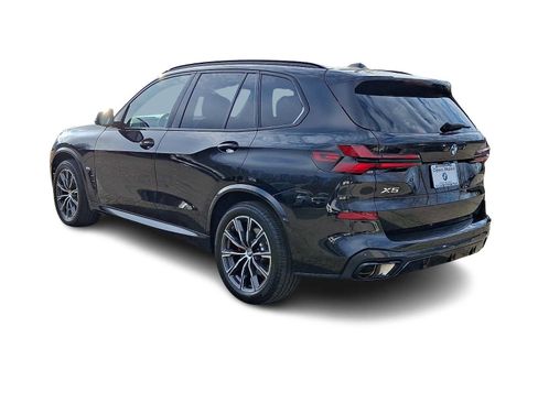 Used 2024 BMW X5 xDrive40i w/ M Sport Package image 4