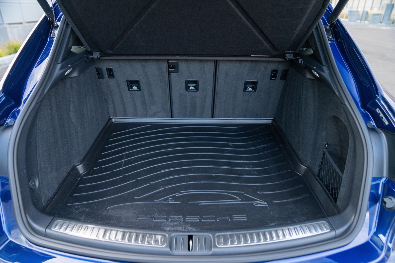 Certified 2026 Porsche Macan AWD/4WD image 28
