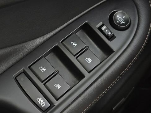 Used 2018 Buick Envision Premium image 28