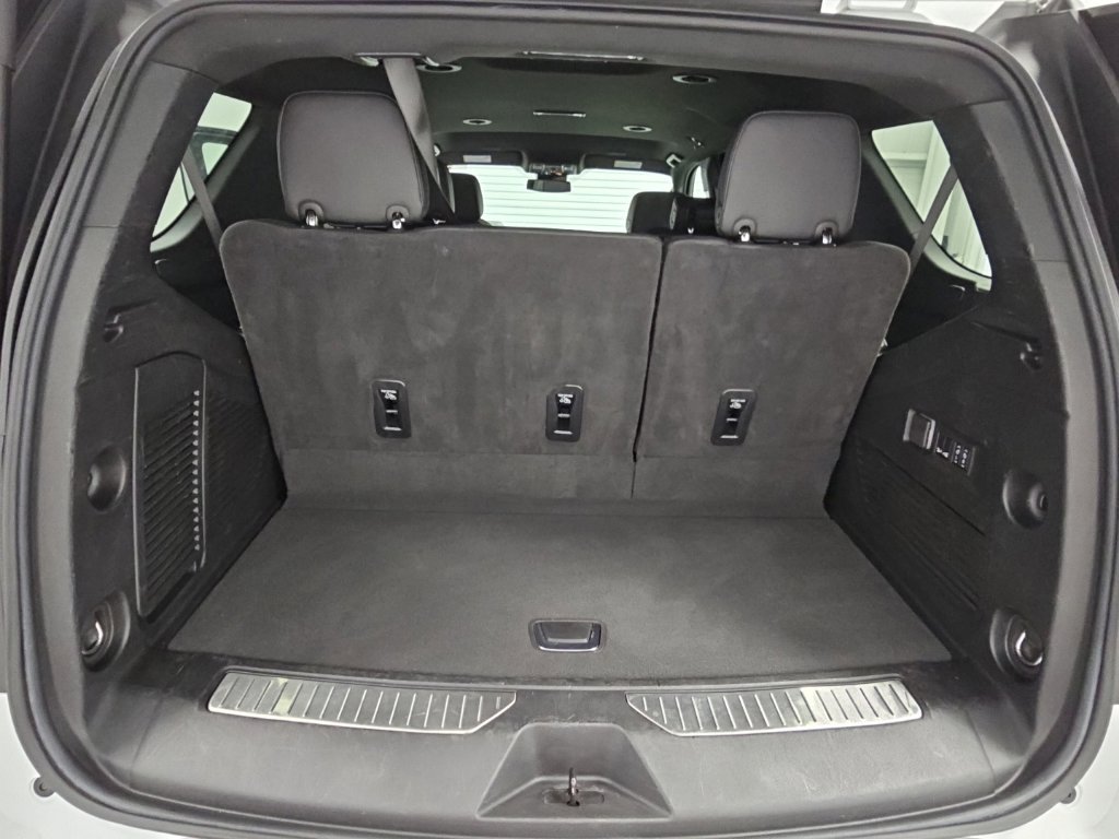 Certified 2025 GMC Yukon Denali RWD image 36