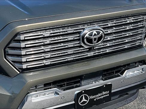 Used 2025 Toyota Tacoma Limited image 29