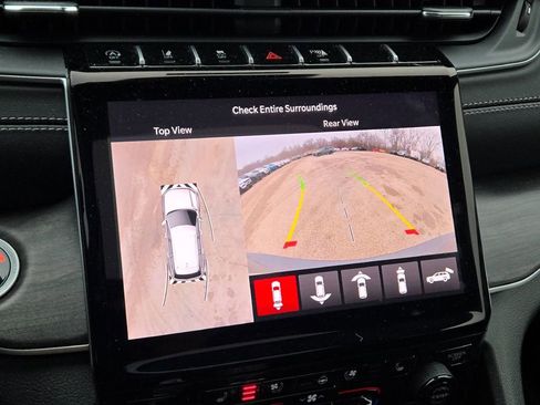 Used 2025 Jeep Grand Cherokee Limited w/ Luxury Tech Group II image 29