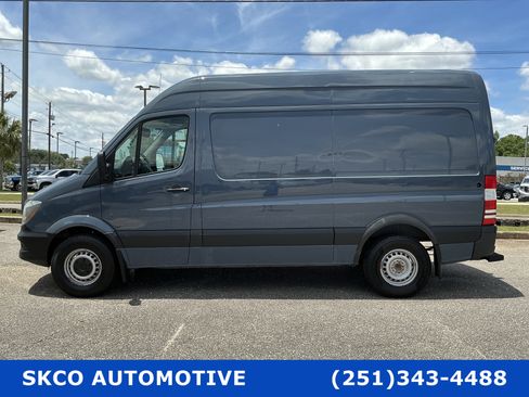 Used 2018 Mercedes-Benz Sprinter 2500 image 2