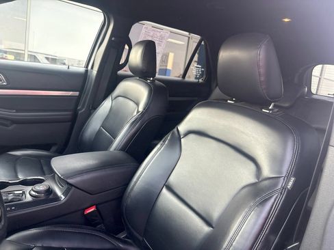 Used 2019 Ford Explorer XLT w/ Equipment Group 202A AWD/4WD image 11