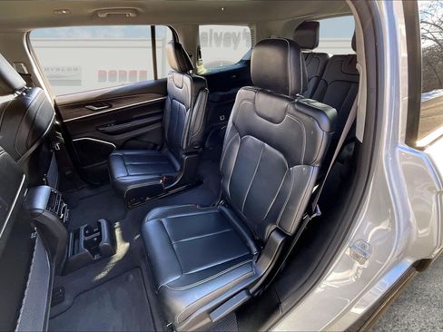 Used 2021 Jeep Grand Cherokee L Limited image 23