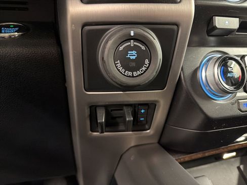 Used 2016 Ford F150 Platinum w/ Equipment Group 701A Luxury AWD/4WD image 18