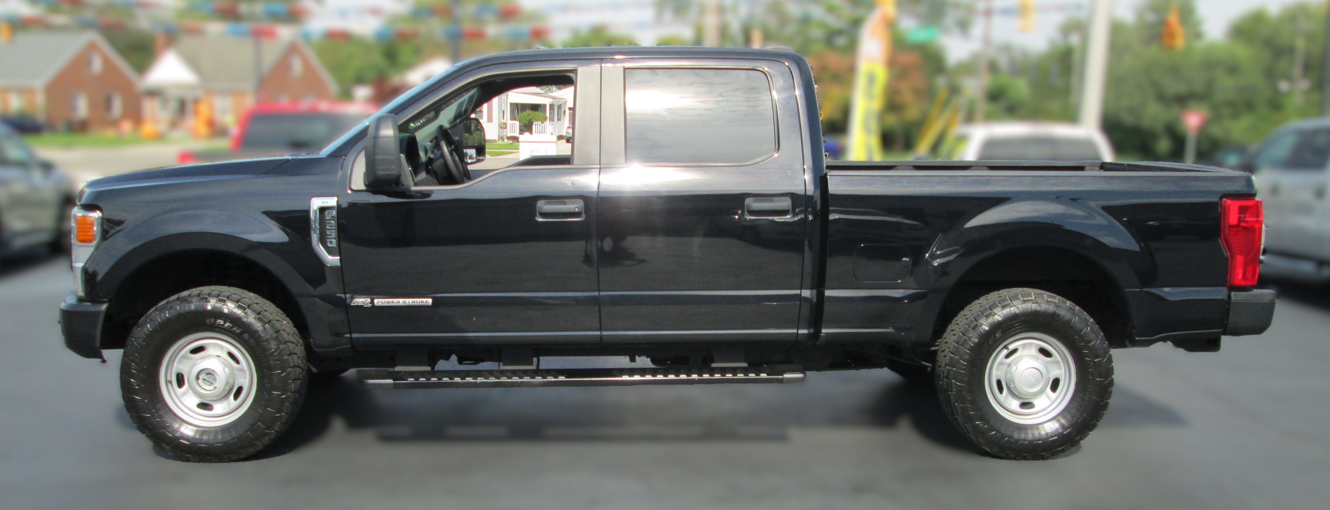 Used 2020 Ford F250 XL w/ FX4 Off-Road Package AWD/4WD image 4