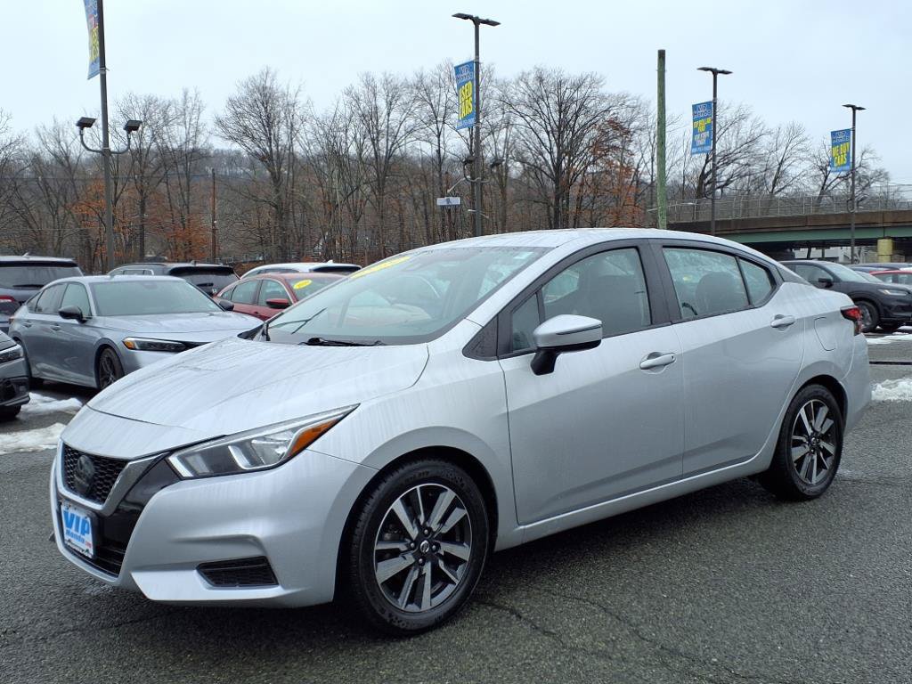 Used 2021 Nissan Versa SV FWD image 3