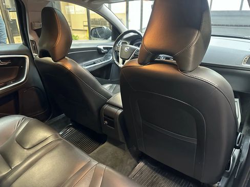 Used 2016 Volvo S60 T5 Premier image 2