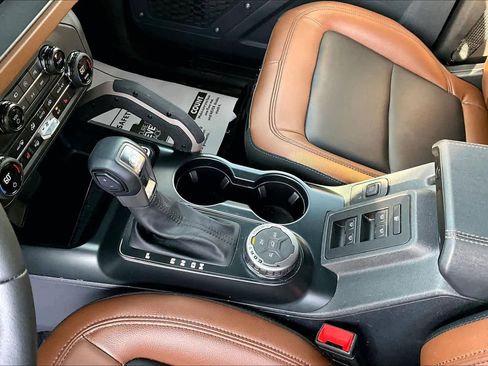 Used 2024 Ford Bronco Outer Banks image 17