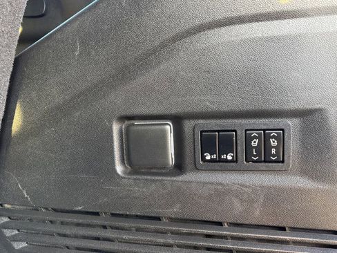 Used 2021 GMC Yukon SLT w/ SLT Luxury Plus Package image 20