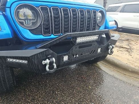 Used 2024 Jeep Wrangler Unlimited w/ Convenience Group image 10