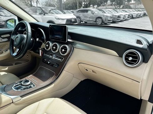 Used 2019 Mercedes-Benz GLC 300 GLC 300 w/ Premium Package image 28
