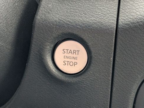 Used 2022 Nissan Frontier SV AWD/4WD image 23