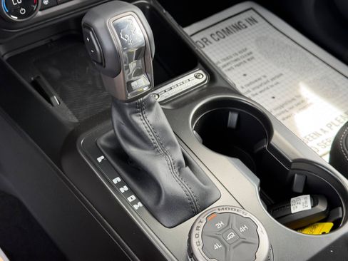 New 2026 Ford Bronco Outer Banks AWD/4WD image 28