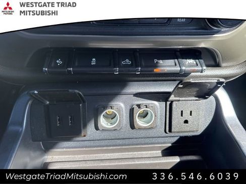 Used 2018 Chevrolet Silverado 1500 High Country image 25