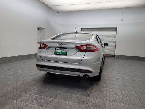 Used 2016 Ford Fusion SE image 7