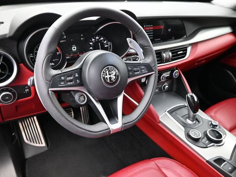 Used 2018 Alfa Romeo Stelvio Sport w/ Quick Order Package 22J Sport image 17