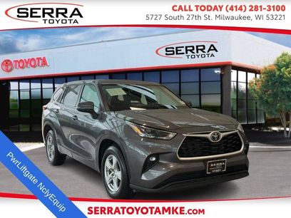 Used 2023 Toyota Highlander FWD