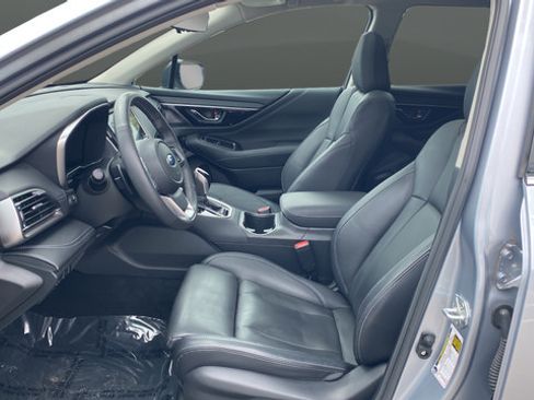 Used 2023 Subaru Outback Touring AWD/4WD image 9