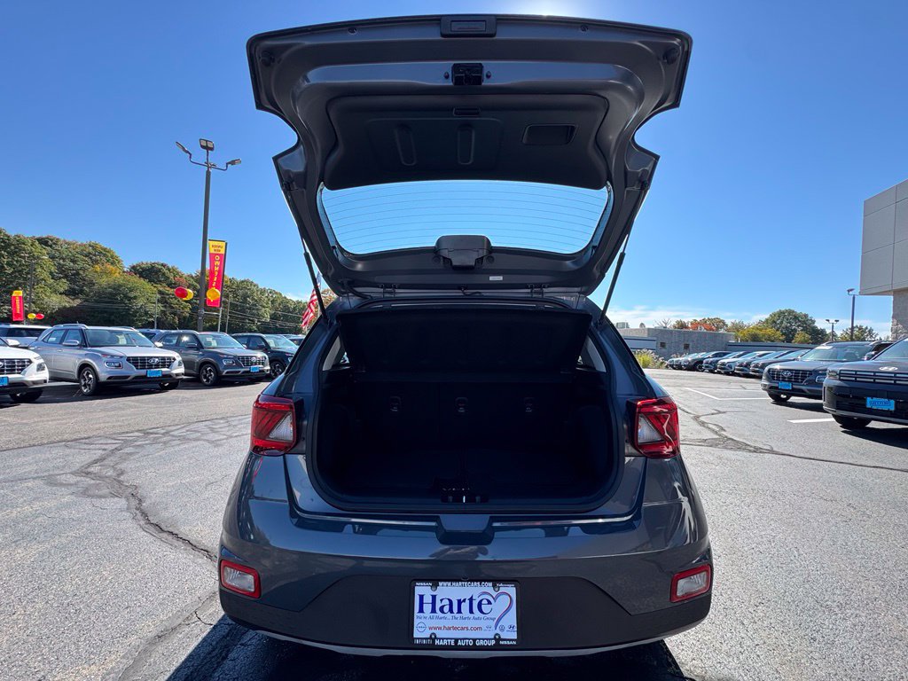 Used 2024 Hyundai Venue SEL FWD image 20