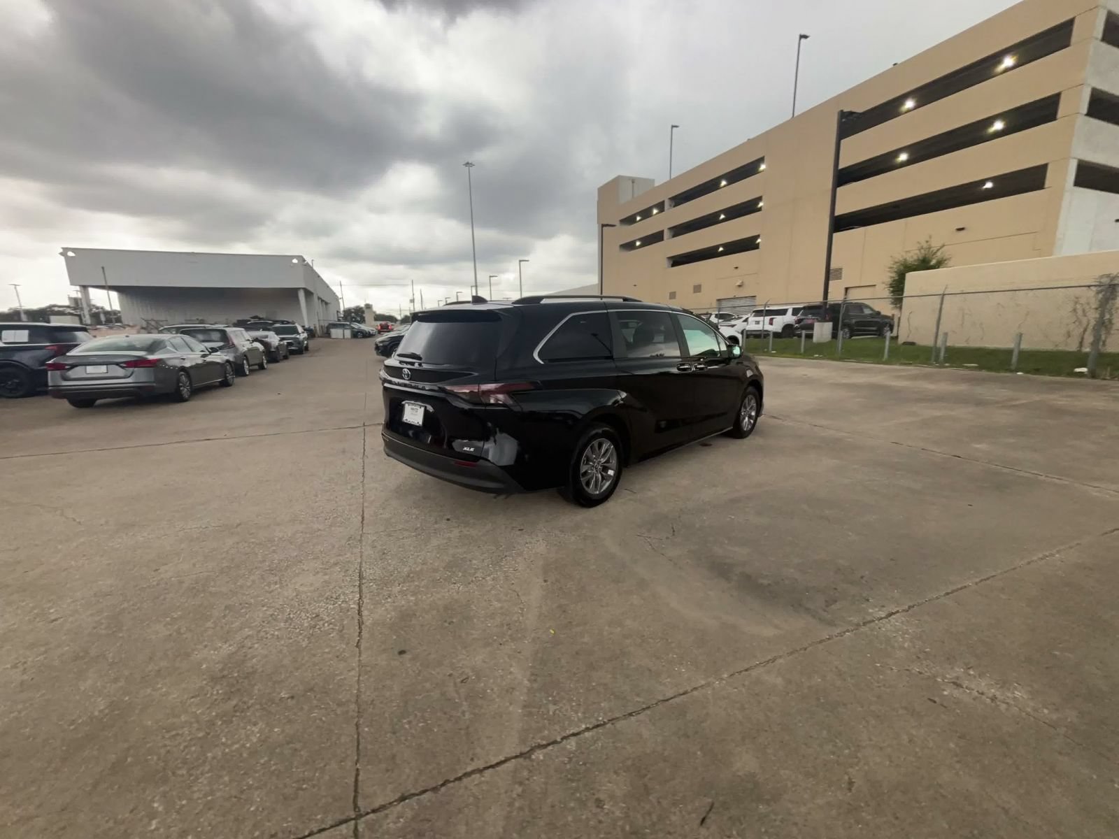Used 2025 Toyota Sienna XLE FWD image 13