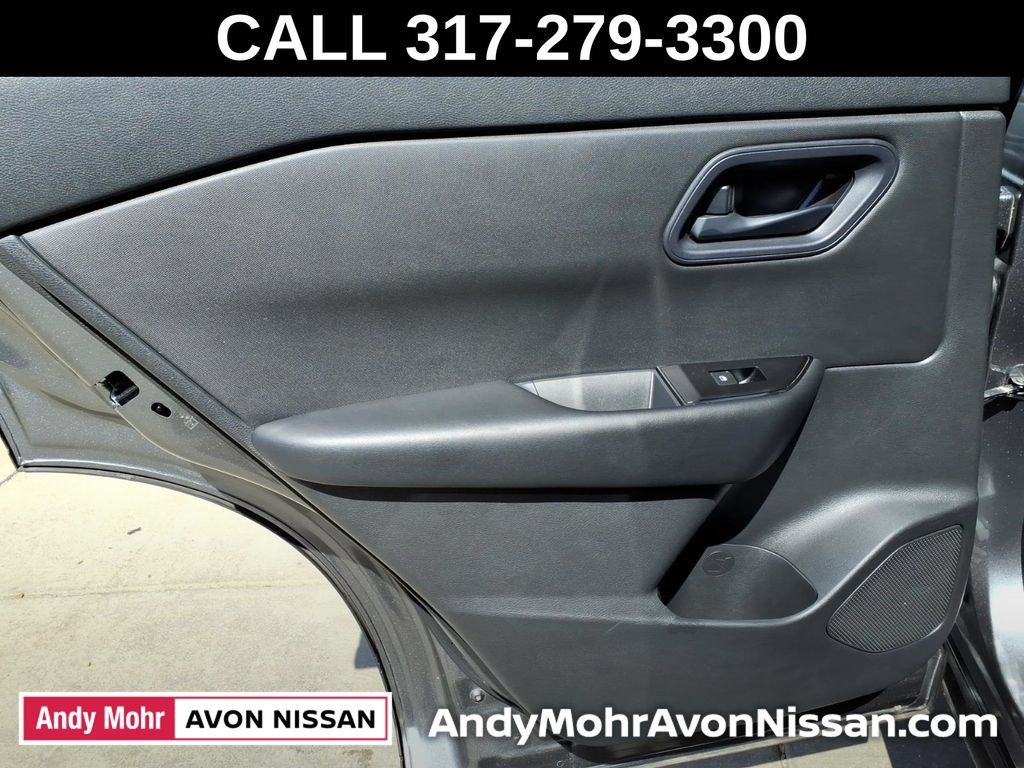 Used 2024 Nissan Rogue S AWD/4WD image 37