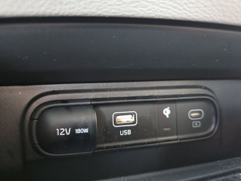 Certified 2025 Kia Sportage EX FWD image 19