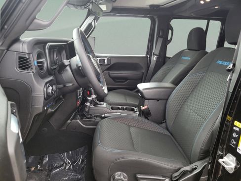 Used 2025 Jeep Wrangler Unlimited Rubicon 4xe w/ Convenience Group image 39