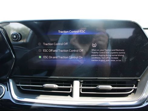 New 2026 Chevrolet Trax RS w/ Sunroof Package FWD image 54