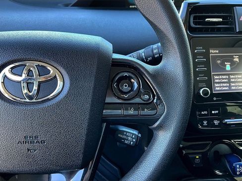 Used 2022 Toyota Prius L Eco image 11
