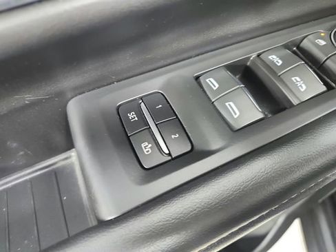 Used 2023 Chevrolet Tahoe Premier AWD/4WD image 21