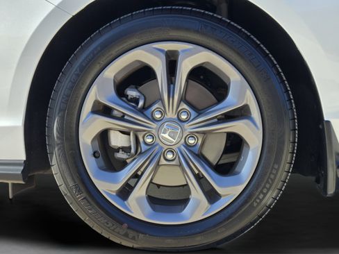 Certified 2024 Honda Accord EX image 31