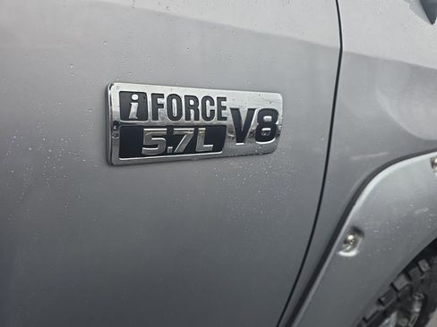 Used 2015 Toyota Tundra SR5 w/ SR5 Upgrade Package image 12