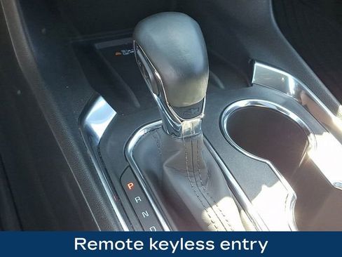 Used 2023 Chevrolet Traverse High Country AWD/4WD image 11