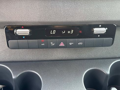 Used 2025 Mercedes-Benz Sprinter 2500 image 26