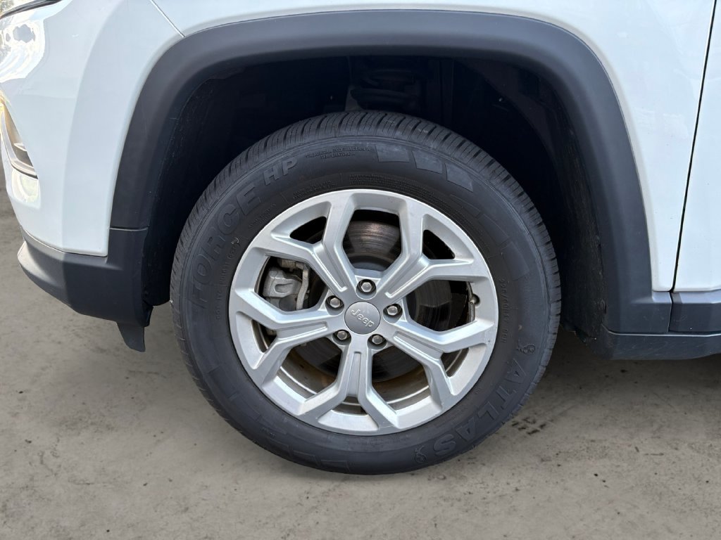 Used 2024 Jeep Compass Latitude AWD/4WD image 14