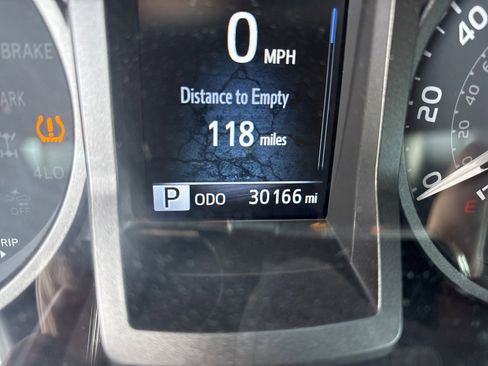 Used 2023 Toyota Tacoma TRD Off-Road image 11