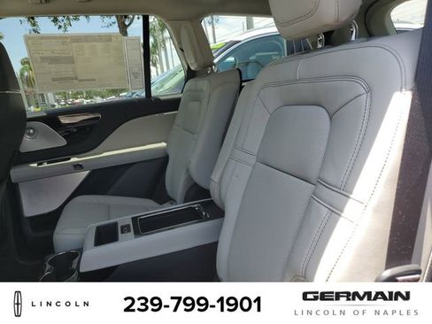 New 2025 Lincoln Aviator Reserve w/ Equipment Group 201A image 19