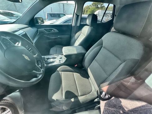 Used 2021 Chevrolet Traverse LS FWD image 17