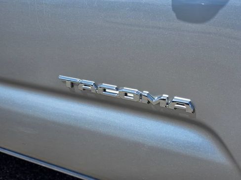 Used 2023 Toyota Tacoma SR5 w/ Technology Package AWD/4WD image 7