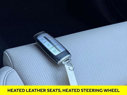 Used 2023 Genesis G70 2.0T image 22