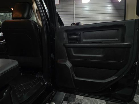 Used 2020 RAM 2500 Tradesman w/ Chrome Appearance Group image 33