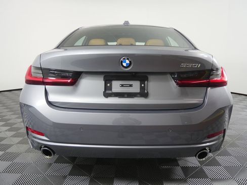 Certified 2025 BMW 330i Sedan image 4